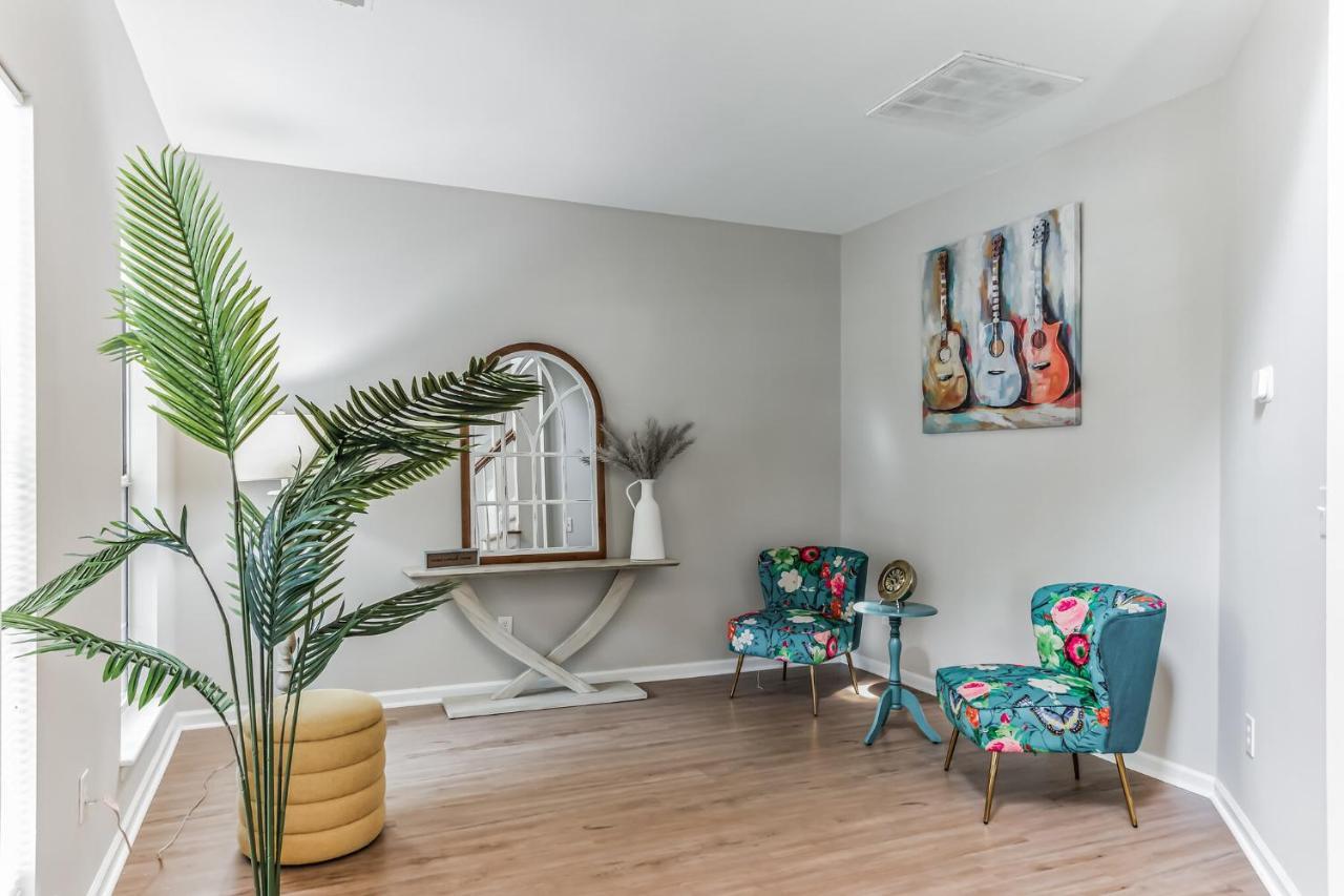 Holiday home Lowcountry Haven - Game Rm + King Bds, Mins 2 Dwtn Charleston