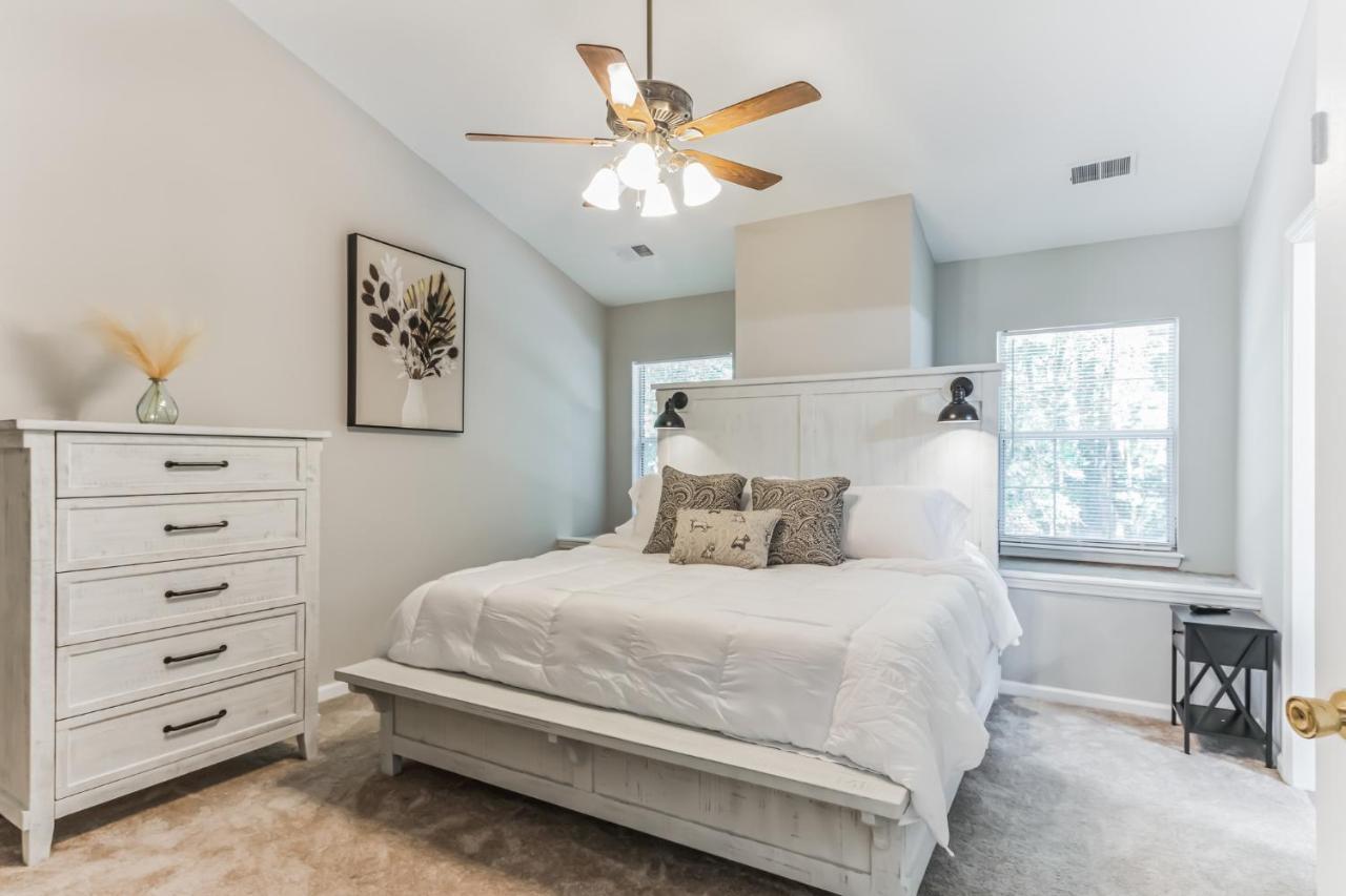 Lowcountry Haven - Game Rm + King Bds, Mins 2 Dwtn Holiday home